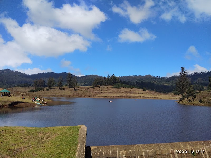 Mannavanur Lake / Kodaikanal