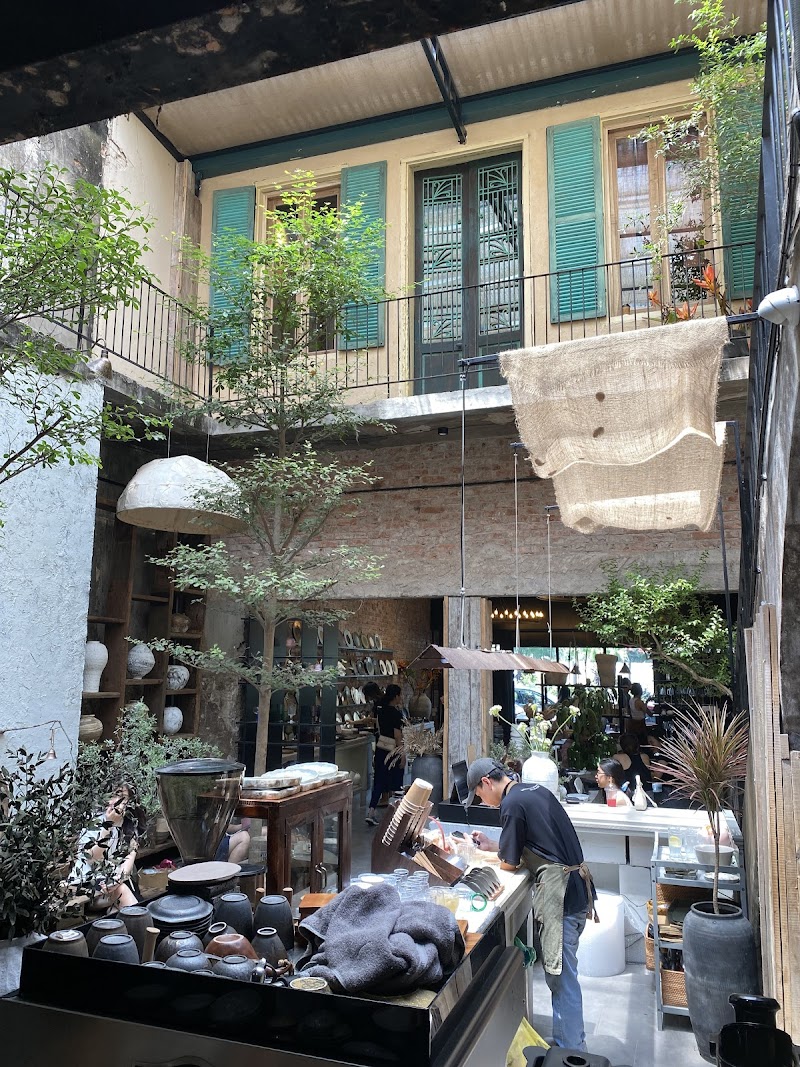 May Kitchenware and Cafe / Hanoi