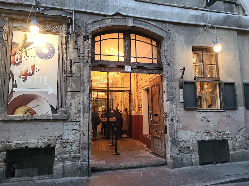 Mazel Tov / Budapest