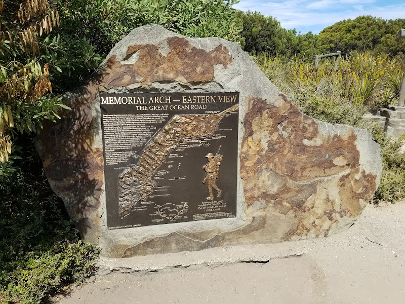 Memorial Arch / Great Ocean Road