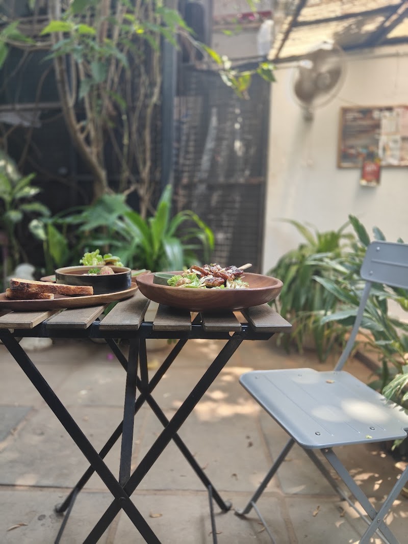 MO’s Cafe & Bistro / Altinho