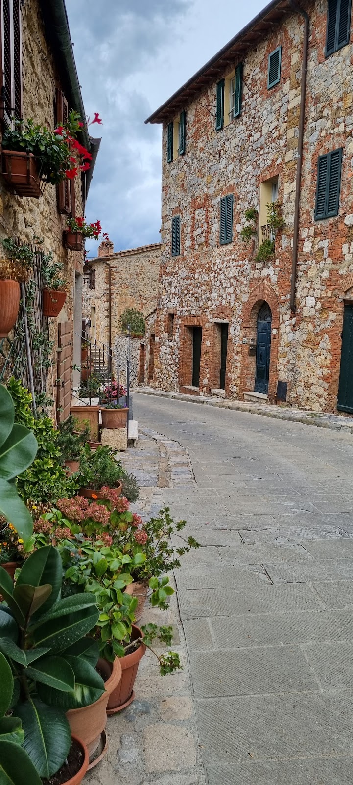 Montefollonico / Tuscany Place mentioned in saved reels