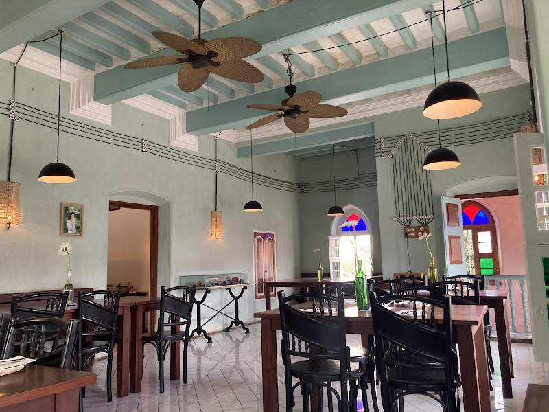 Naviluna Artisanal Chocolate / Mysuru