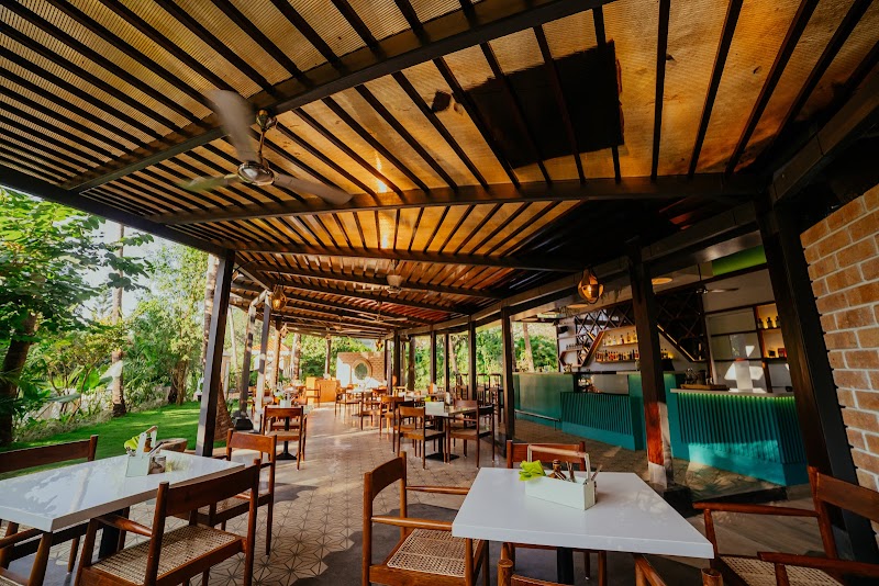 Neighbours / Assagao