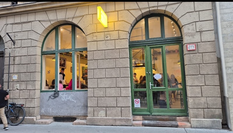 Nitavalo / Budapest Place mentioned in saved reels