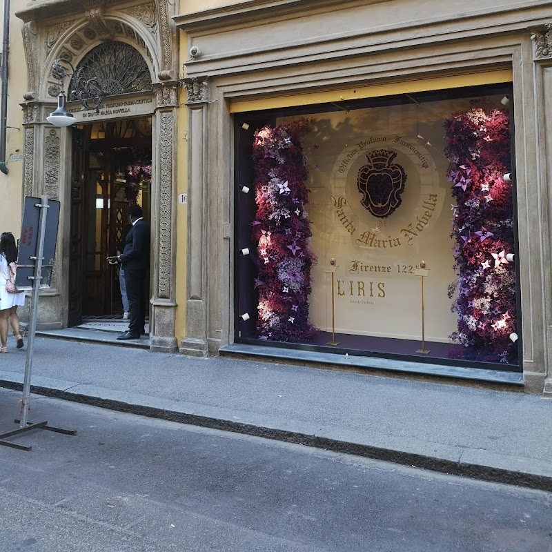 Officina Profumo-Farmaceutica di Santa Maria Novella / Florence