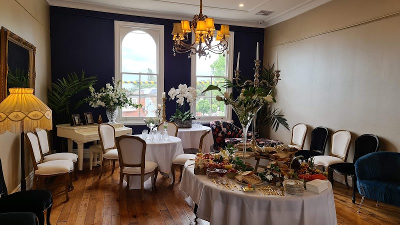 Old Man Drew / Ascot Vale