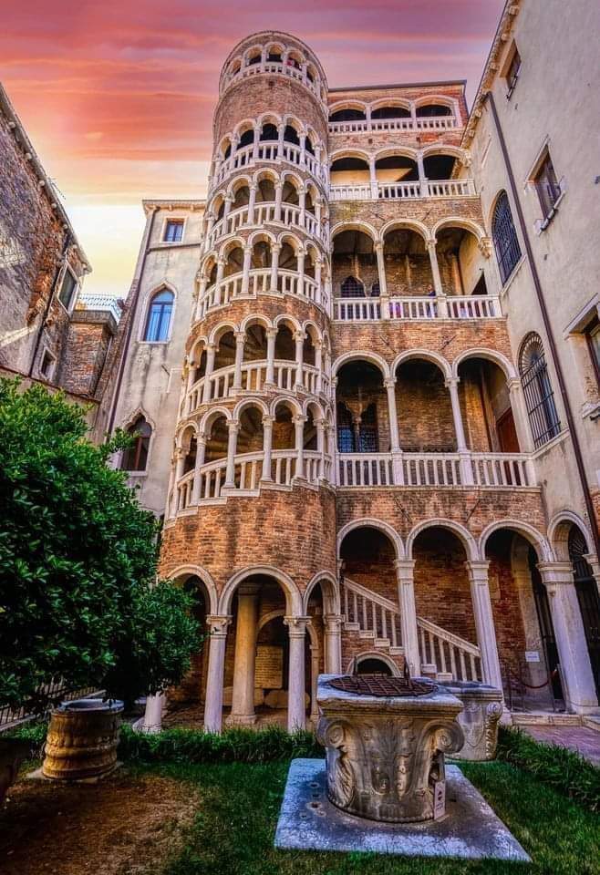 Palazzo Contarini del Bovolo