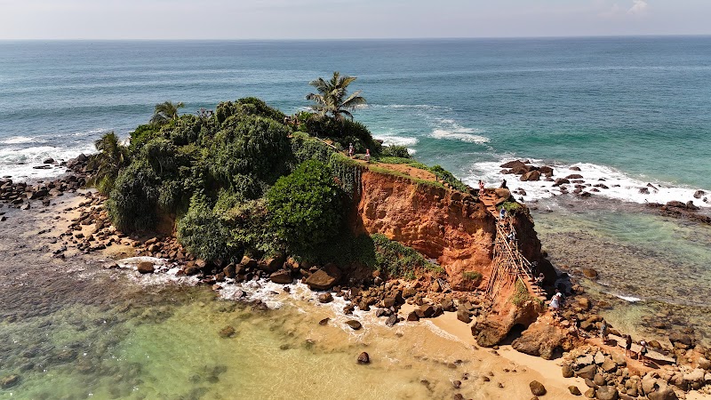 Parrot Rock Beach / Mirissa Place mentioned in saved reels