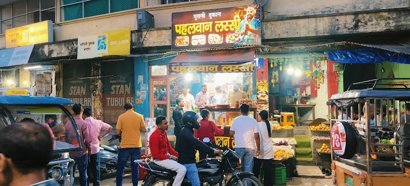 Pehalwan Lassi / Varanasi