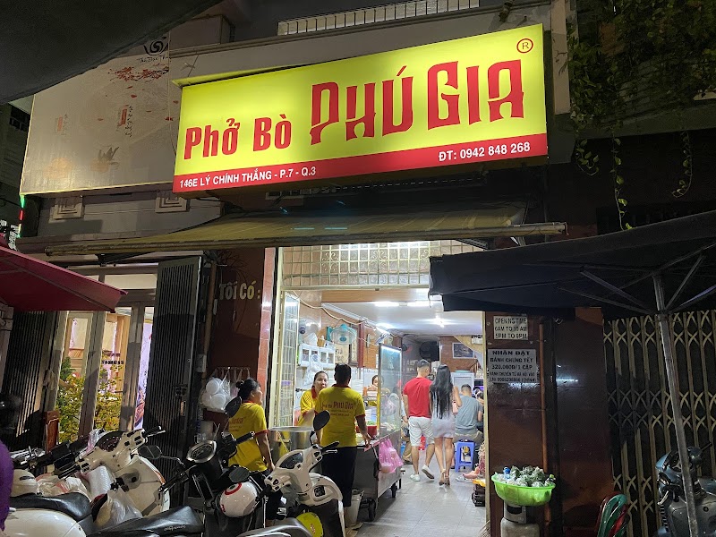 Phở Hoà Pasteur / HCMC