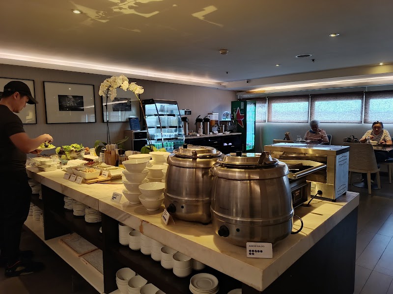 Philippine Airline Mabuhay Lounge / Manila