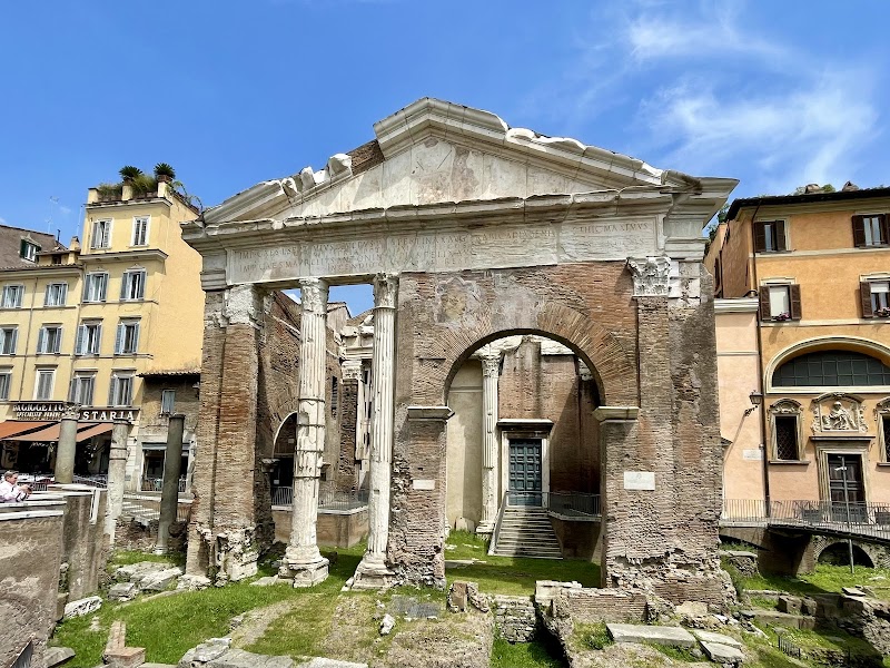 Portico of Octavia / Rome