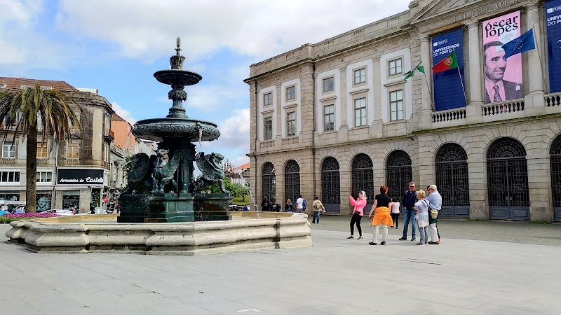 Praça dos Leões / Porto
