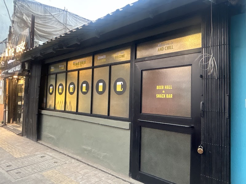 Public Beer Hall / Mumbai