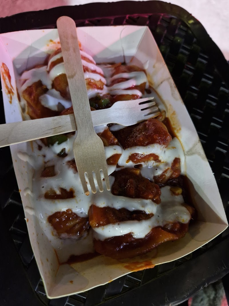 Raju Momos / Kilpauk