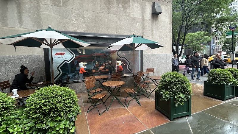 Ralph’s Coffee / Fifth Avenue