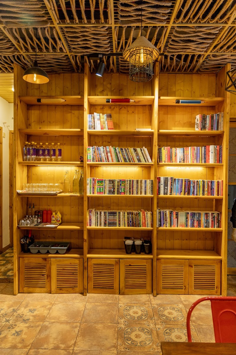 Readers Coffee House / Sector 18