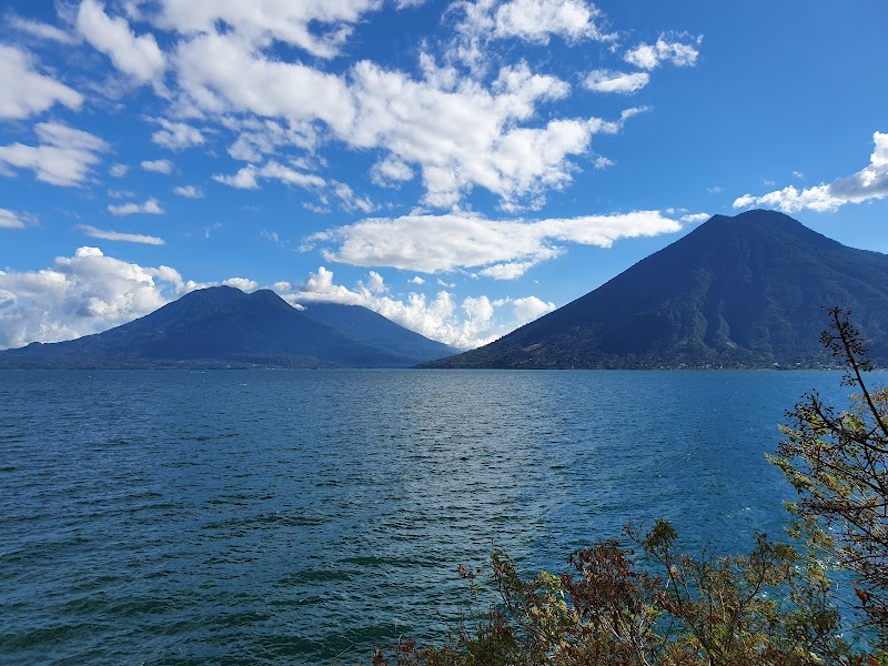 Reserva Natural Cerro Tzankujil / Lake Atitlan