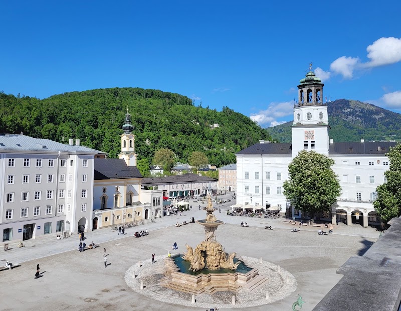 Residenzplatz Christmas Market / Salzburg
