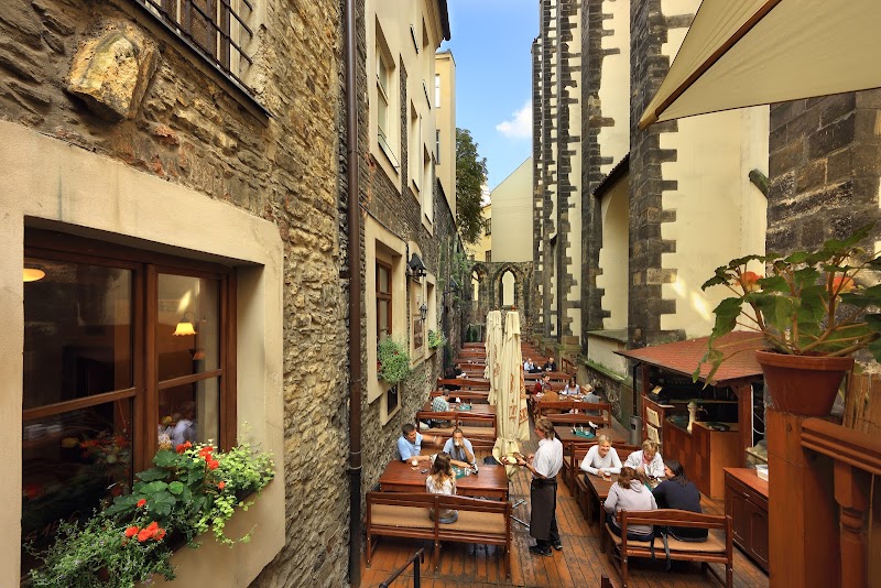 Restaurace U Pinkasů / Prague