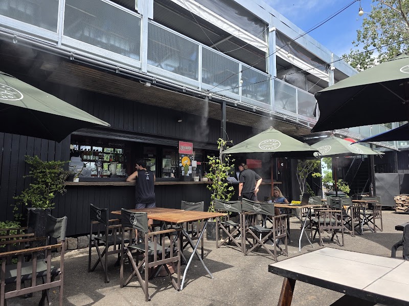 Ribs al Río / Costanera Norte