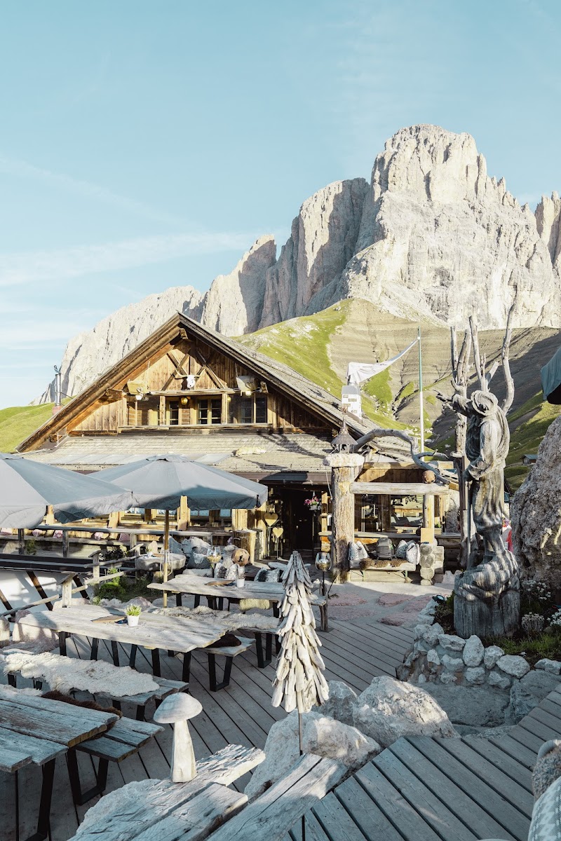 Rifugio Friedrich August Place mentioned in saved reels