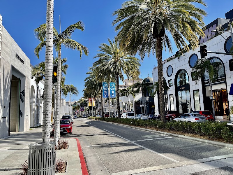 Rodeo Drive / Beverly Hills Place mentioned in saved reels