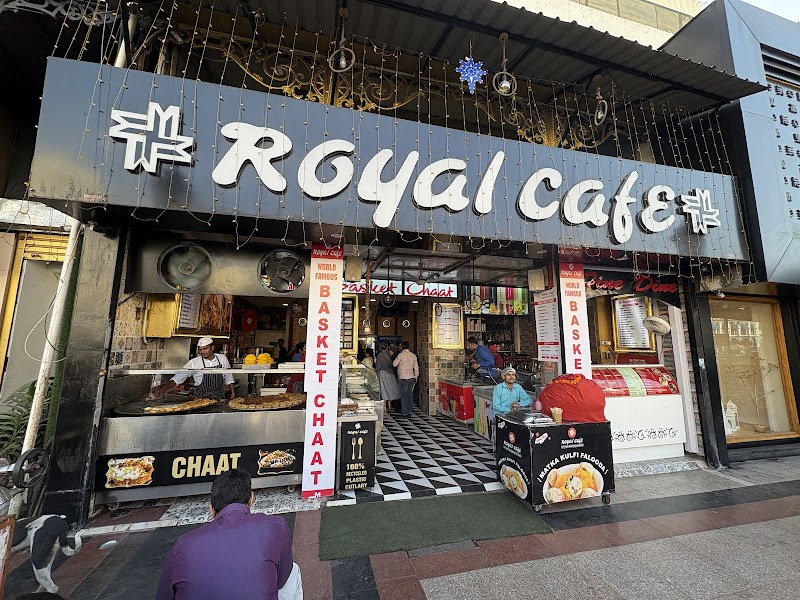 Royal Cafe / Hazratganj