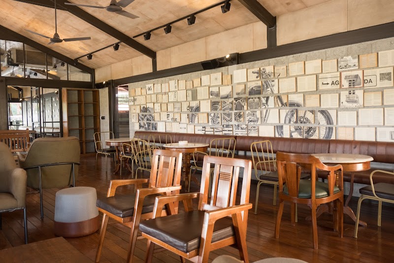 Royal Enfield Garage Cafe / Arpora