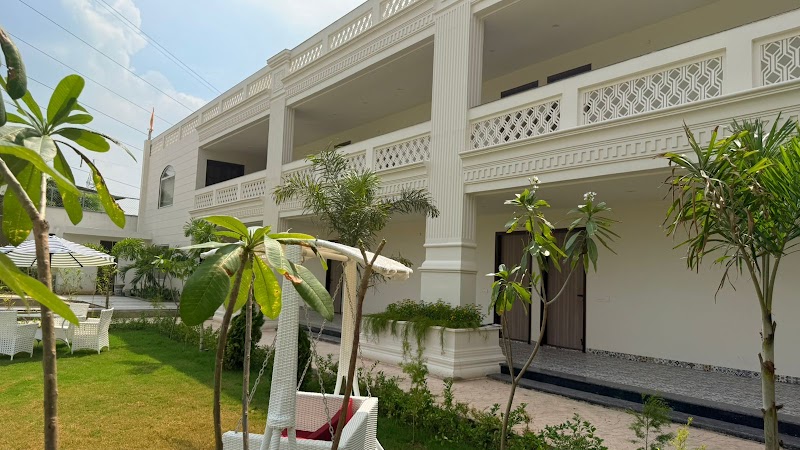 Royal Resortica / Lucknow