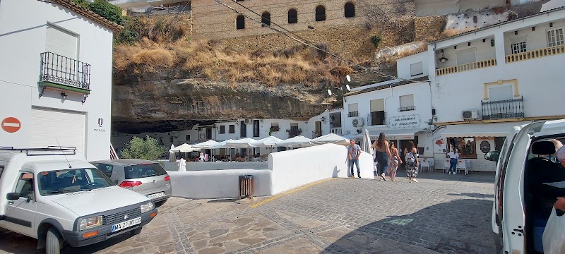 Setenil de las Bodegas / Cádiz