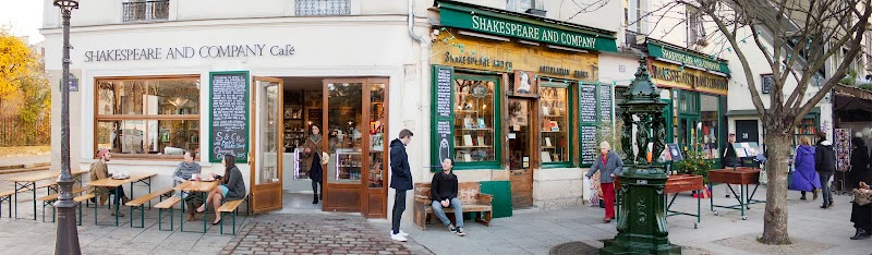 Shakespeare and Company / Paris