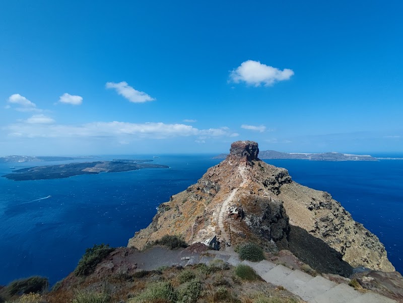 Skaros Rock / Imerovigli Place mentioned in saved reels