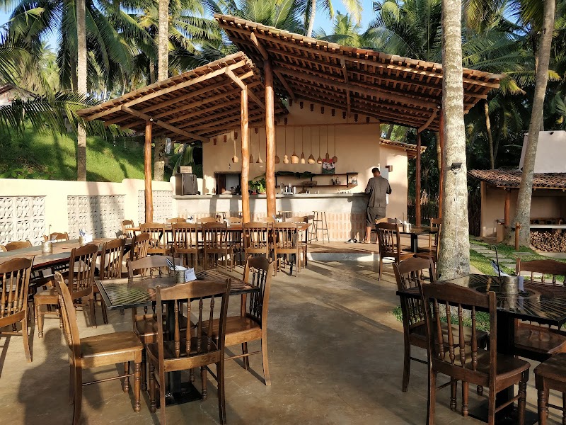 Smoke & Bitters / Dikwella