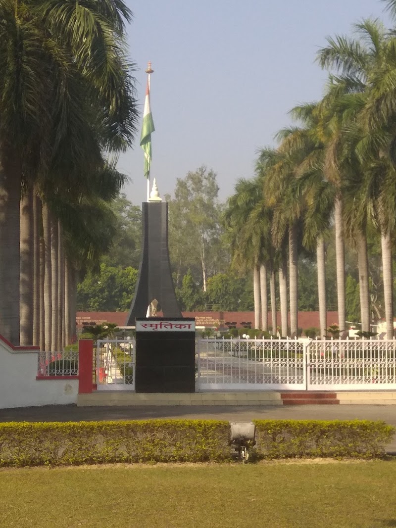 Smritika Cafe / Lucknow