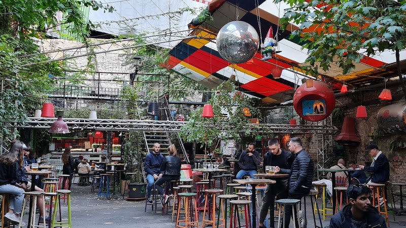 Street Food Karaván Budapest / Budapest Place mentioned in saved reels