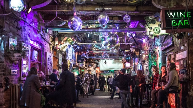 Szimpla Kert / Budapest Place mentioned in saved reels