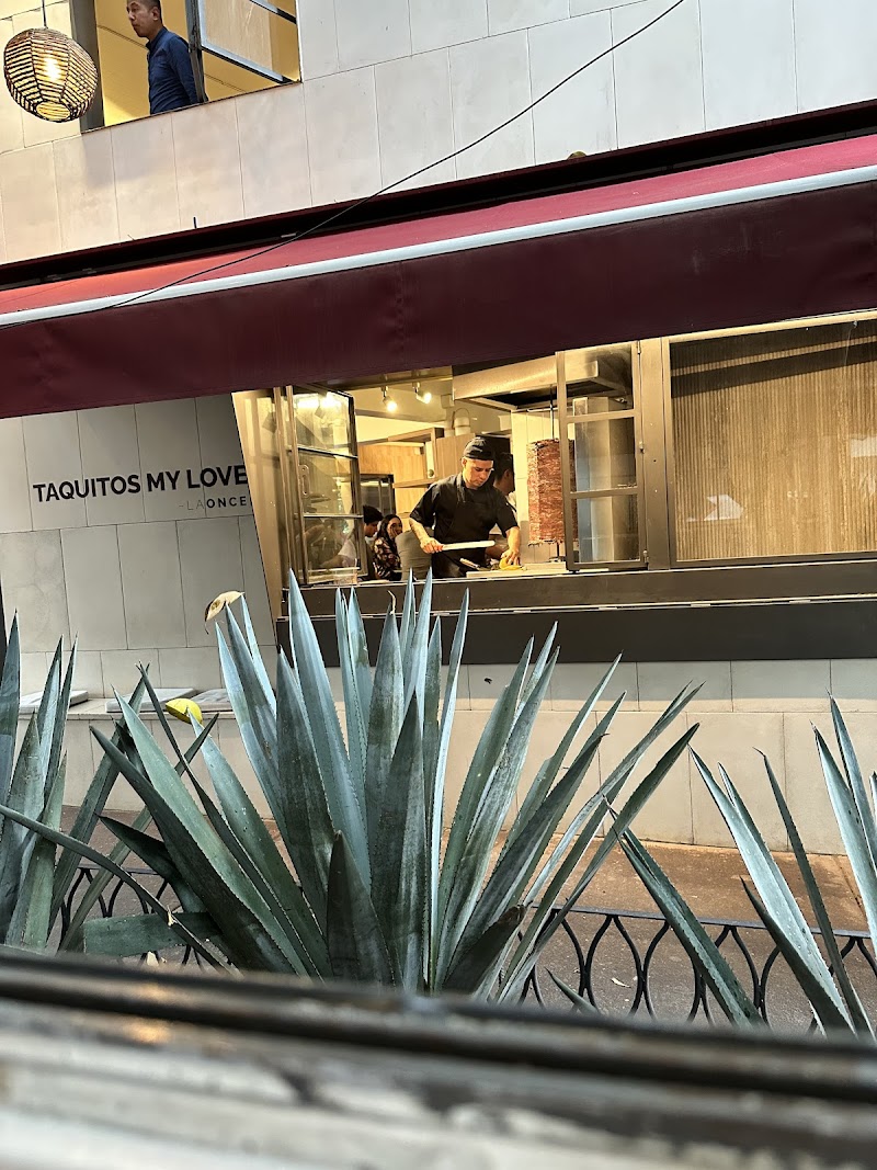 Tacos La Once Mil / Lomas de Chapultepec