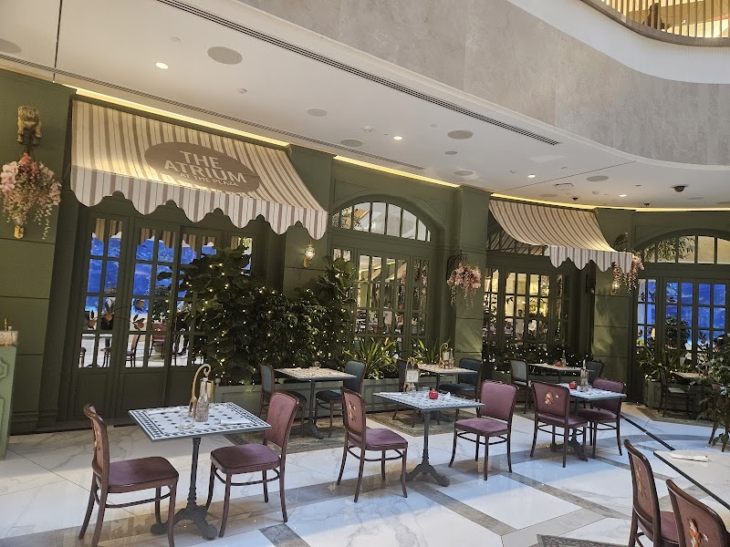 The Atrium at the Plaza / Mumbai