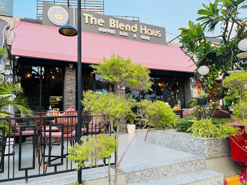 The Blend Haus Coffee Bar & Dine / Gomti Nagar Place mentioned in saved reels