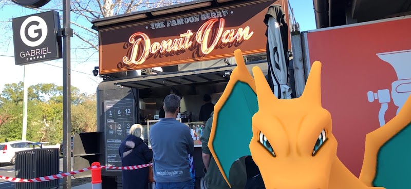 The Famous Berry Donut Van / Berry