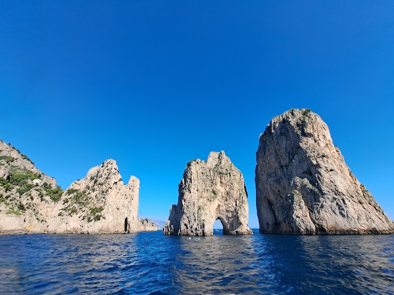 The Faraglioni rocks / Capri