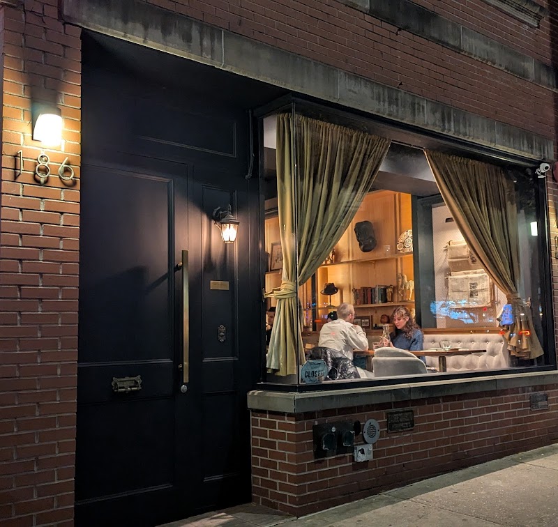 The Residence of Mr. Moto / Williamsburg