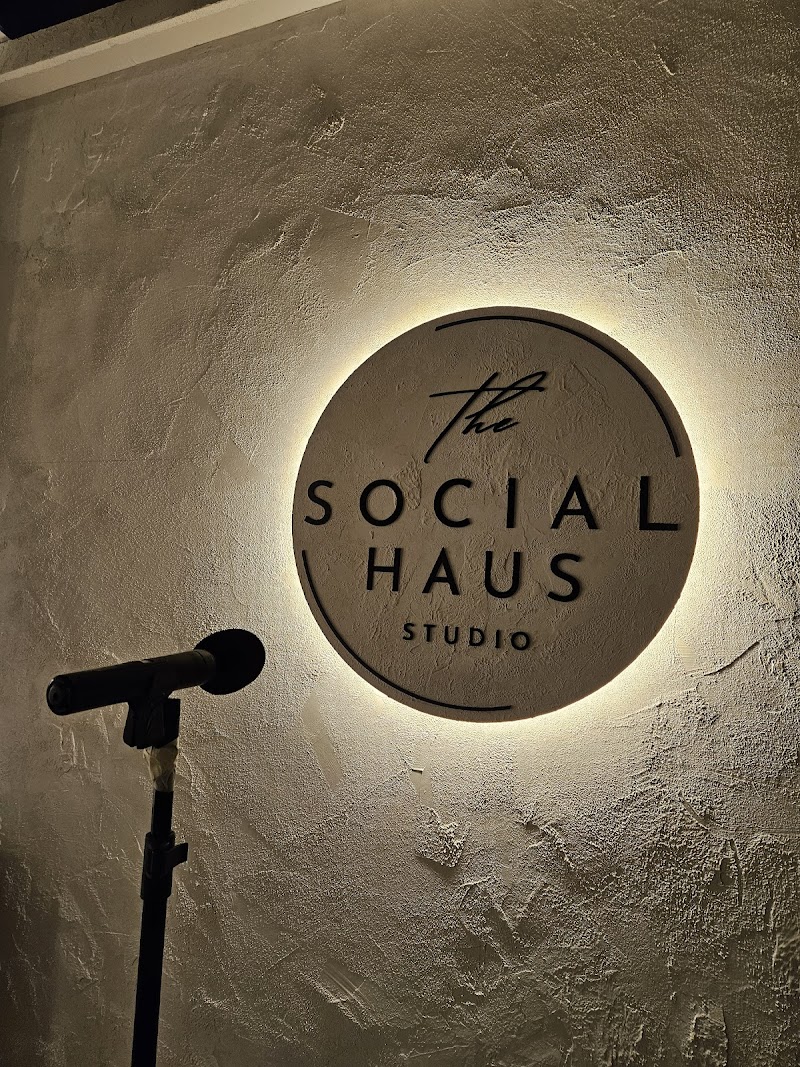 The Social Haus Studio / Thane