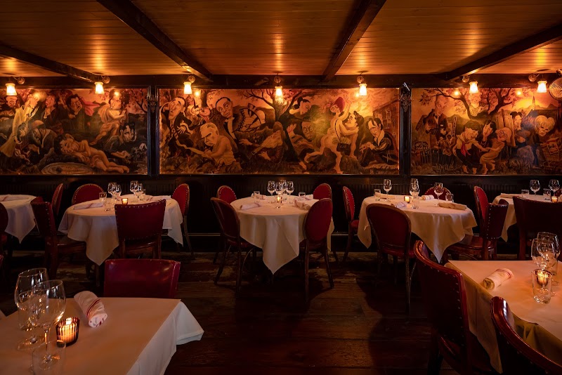 The Waverly Inn / NYC Place mentioned in saved reels
