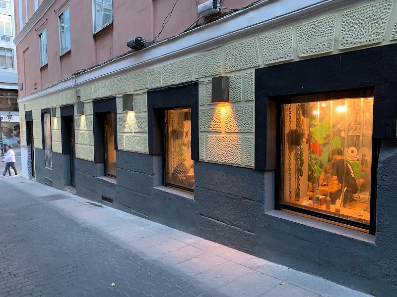 Tiki Tacos / Madrid Place mentioned in saved reels