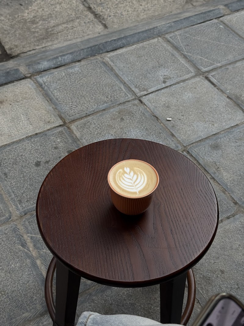 Toka Coffee Shop / Hanoi