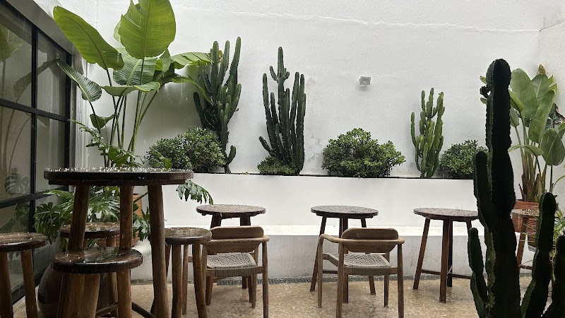 Tomorrow at 9 / Lisbon