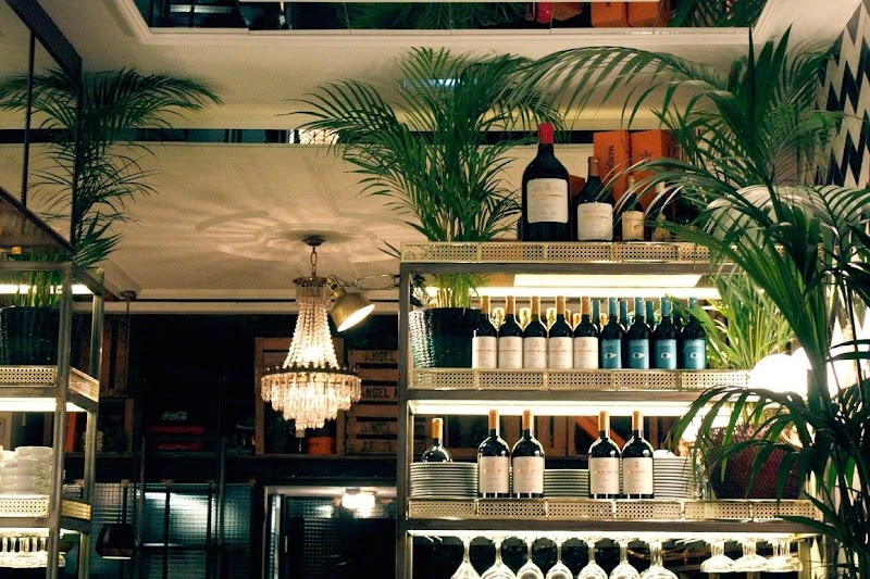 Toque de Sal / Madrid Place mentioned in saved reels